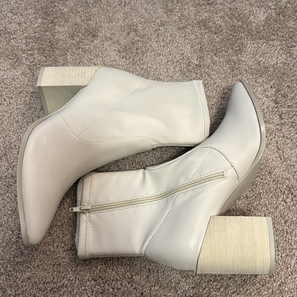 Steve Madden Carla Boots Size 11 M Color Bone - Picture 8 of 11